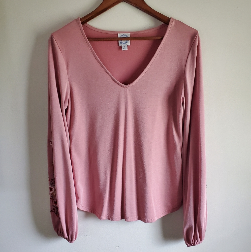 Francesca's blue rain pink top size small
